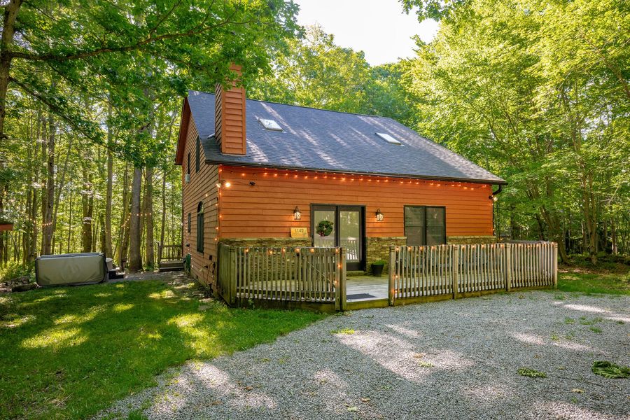 Peace at Last cabin exterior, front view