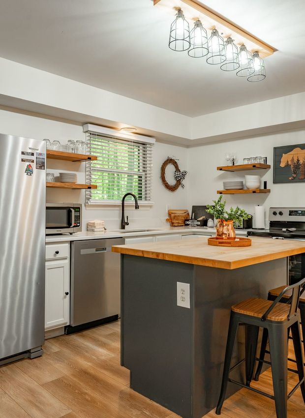 Full kitchen